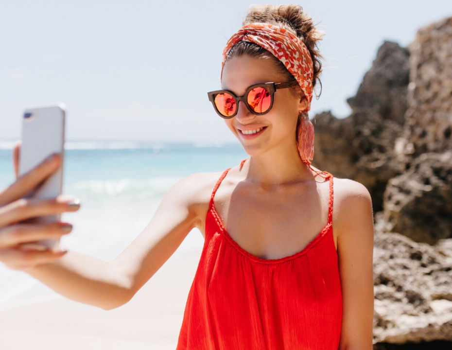 How can reverse image search be useful on vacation?