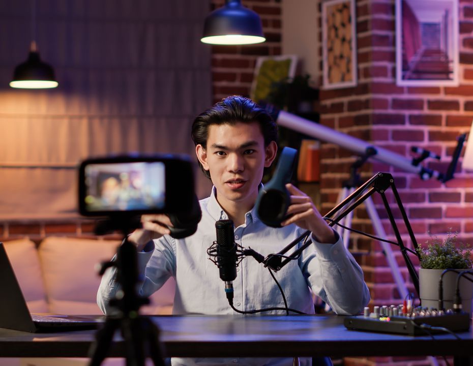 การคุ้มครองลิขสิทธิ์สำหรับครีเอเตอร์ YouTube: จะค้นหารูปภาพหน้าปกวิดีโอและรูปโปรไฟล์ที่ถูกขโมยได้อย่างไร?