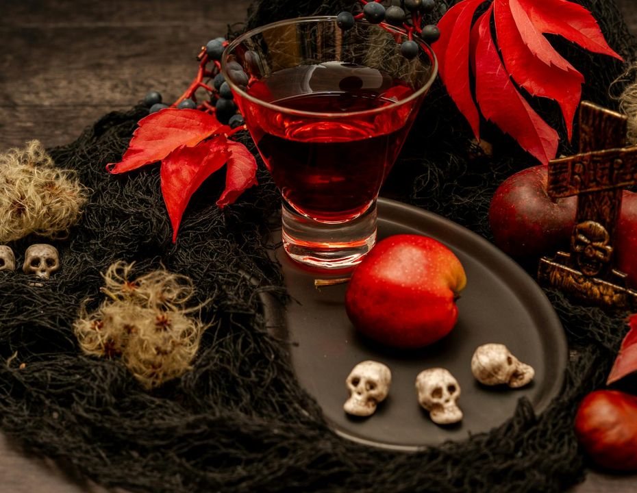 How to Spot AI-generated and Fake Halloween Photos?