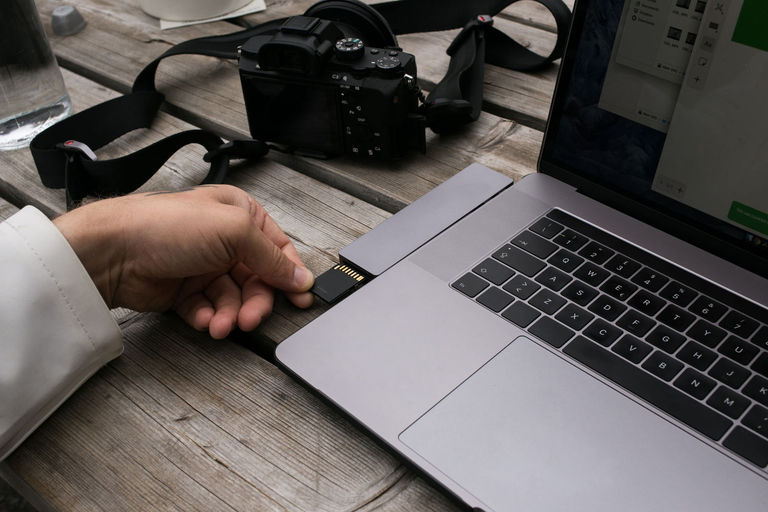 How to track your images online with free alerts from lenso.ai? 