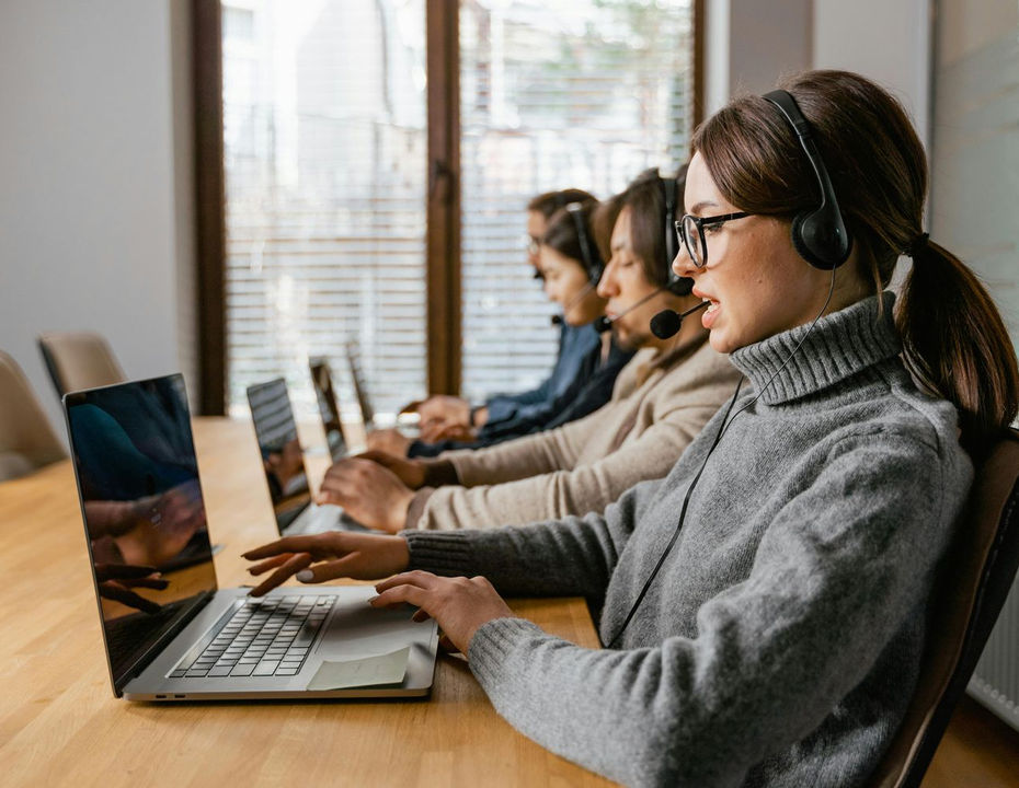 Integracja wirtualnych konsultantów z CRM: możliwości dla biznesu