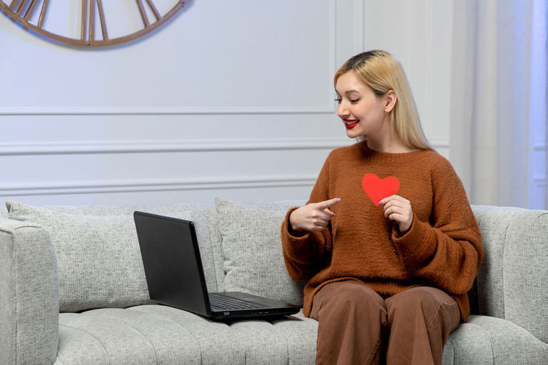 How to spot a fake dating profile: 10 red flags you shouldn’t ignore