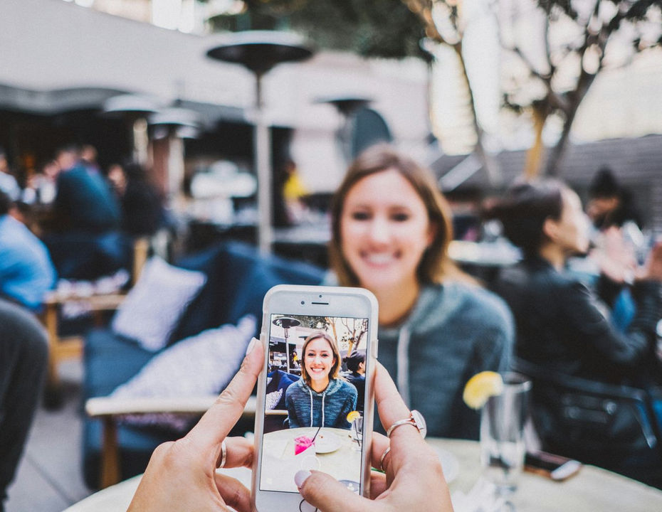 ตัวไหนดีกว่ากันสำหรับการค้นหาผู้ใช้ใบหน้า: lenso.ai หรือ Social Catfish?